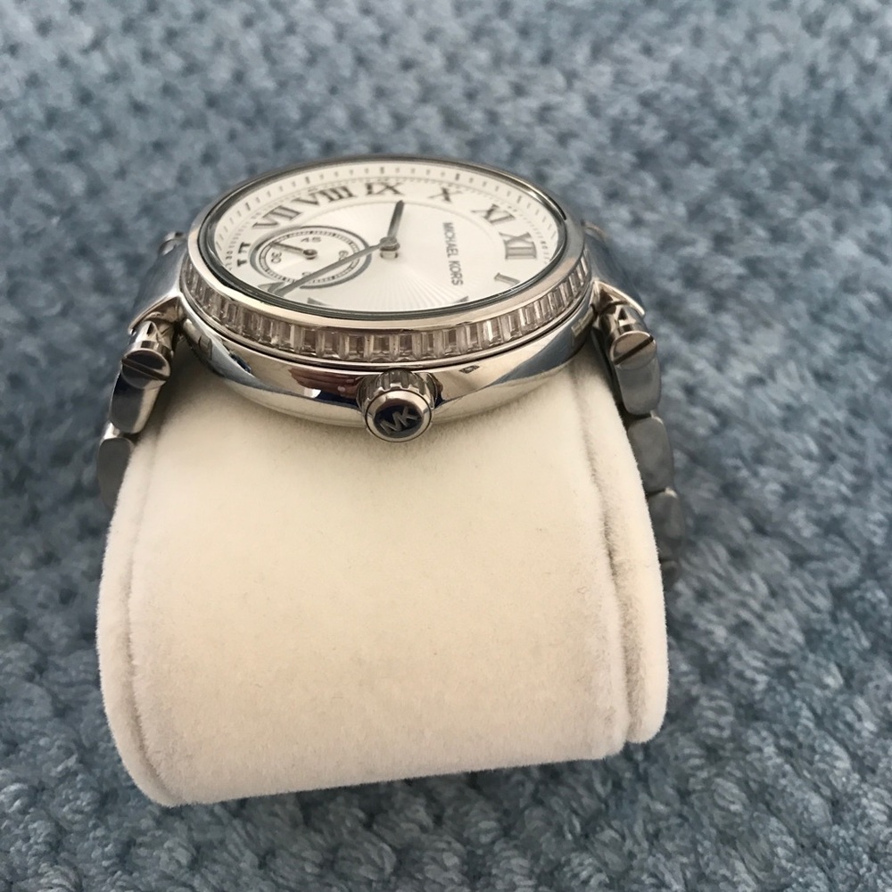Michael Kors Silver Tone Stainless Steel Roman Dial Watch - Picture 3 of 4